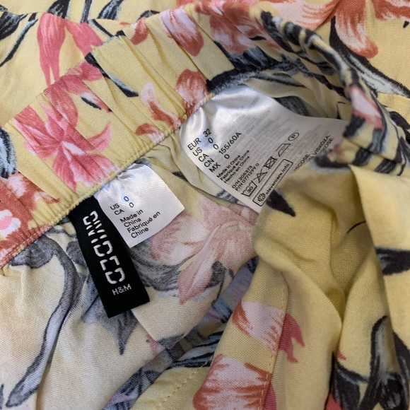 Matching Top/Skirt Set. - Picture 7 of 7